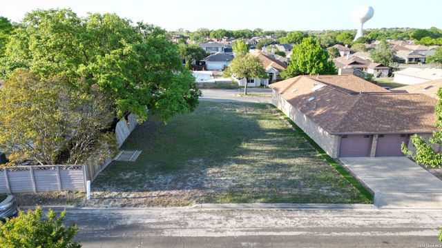 5906 Brook Fls, Windcrest, TX 78239