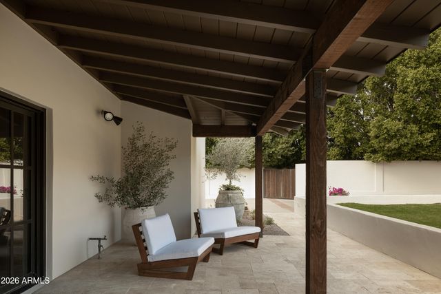 5501 E CAMELBACK Road, Phoenix, AZ 85018