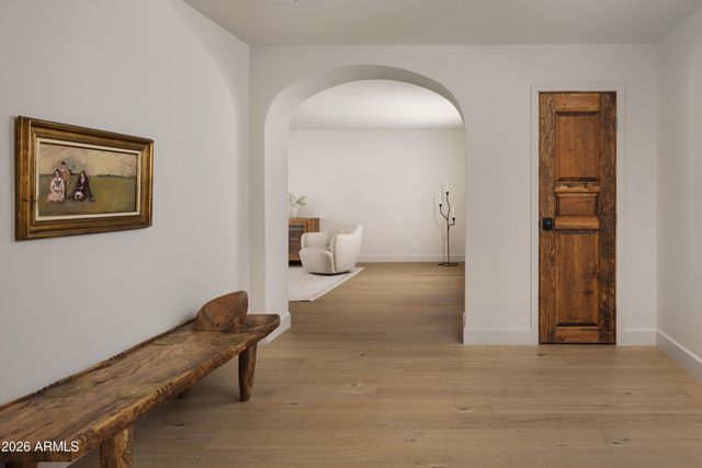 5501 E CAMELBACK Road, Phoenix, AZ 85018