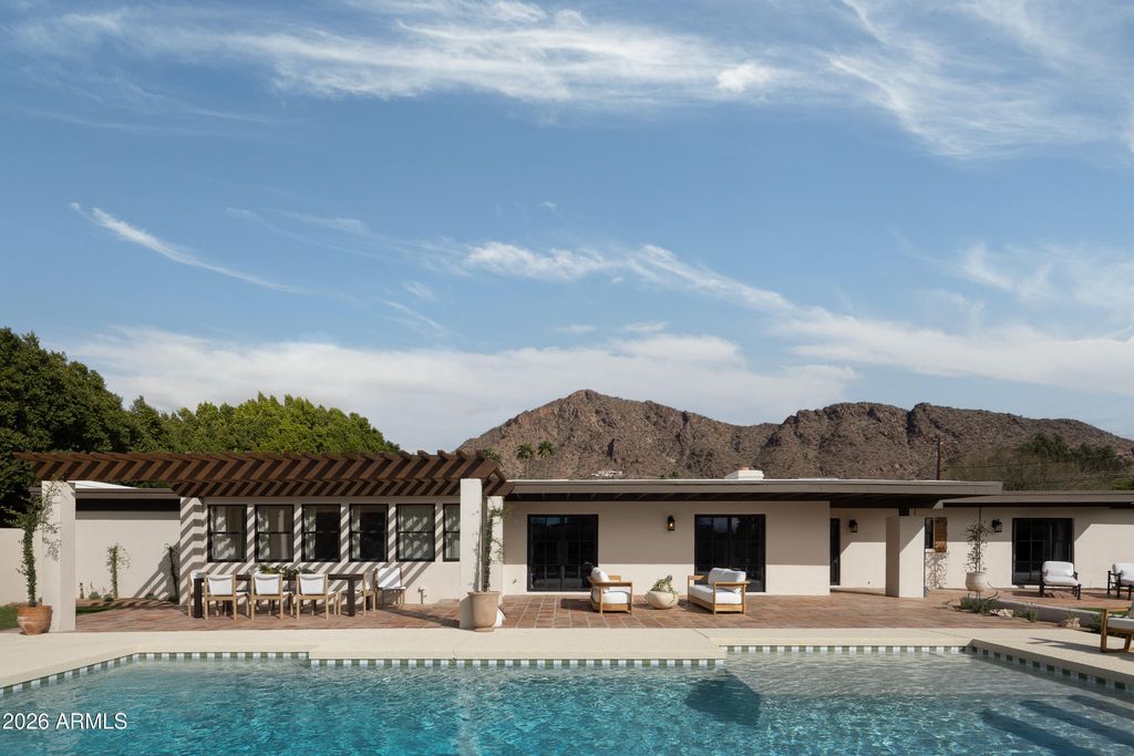 5501 E CAMELBACK Road, Phoenix, AZ 85018