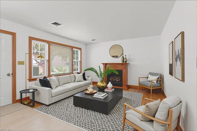 1006 Showalter RD, Yorktown, VA 23692