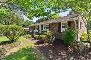 1006 Showalter RD, Yorktown, VA 23692