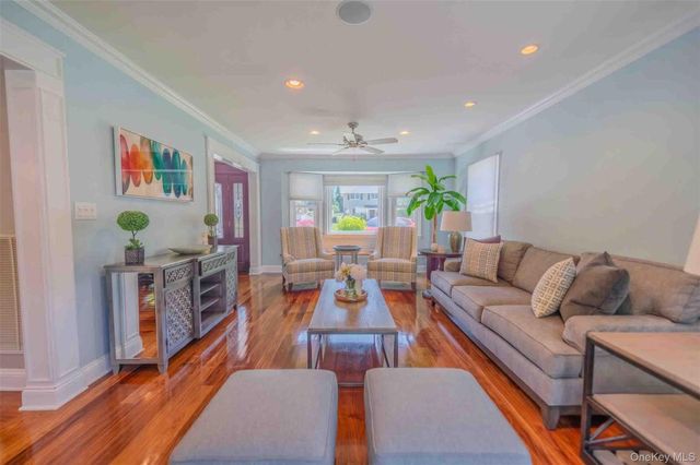 96 Eagle Lane, Hauppauge, NY 11788