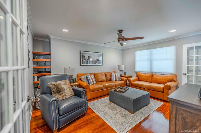 96 Eagle Lane, Hauppauge, NY 11788