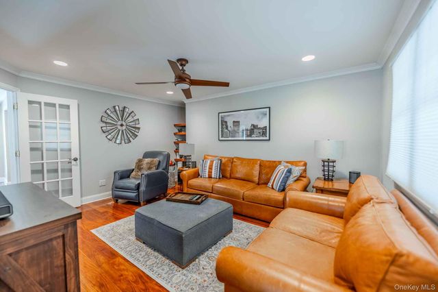 96 Eagle Lane, Hauppauge, NY 11788
