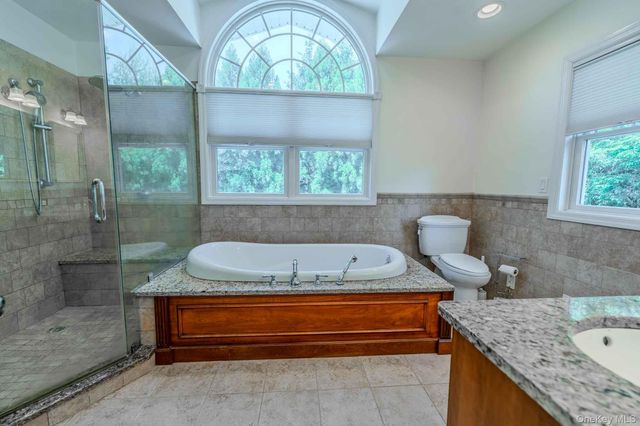 96 Eagle Lane, Hauppauge, NY 11788