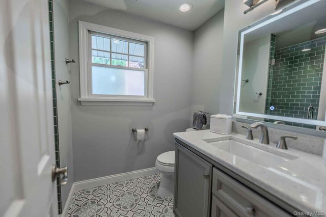96 Eagle Lane, Hauppauge, NY 11788