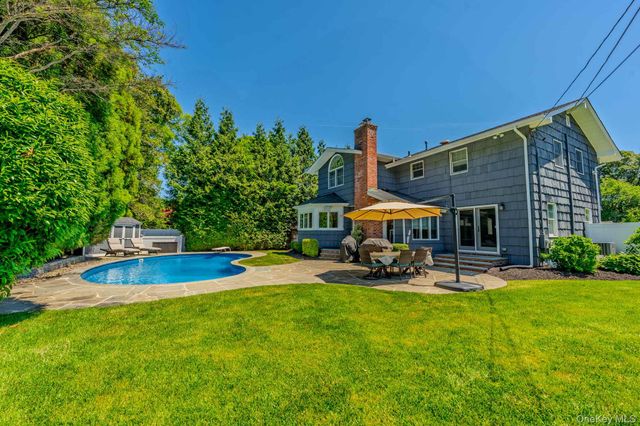 96 Eagle Lane, Hauppauge, NY 11788