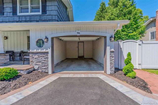 96 Eagle Lane, Hauppauge, NY 11788