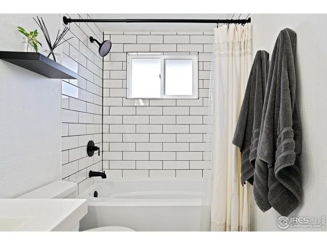 2327 W 18th St, Loveland, CO 80538