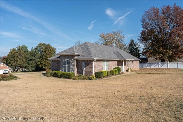 1710 Winter Park Circle, Van Buren, AR 72956