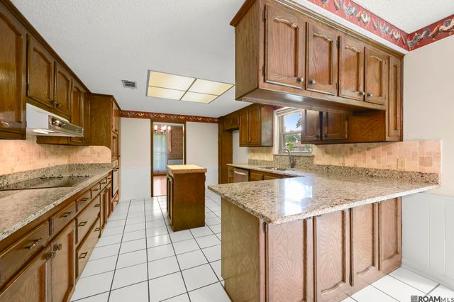 11116 Suncrest Ave, Baton Rouge, LA 70818