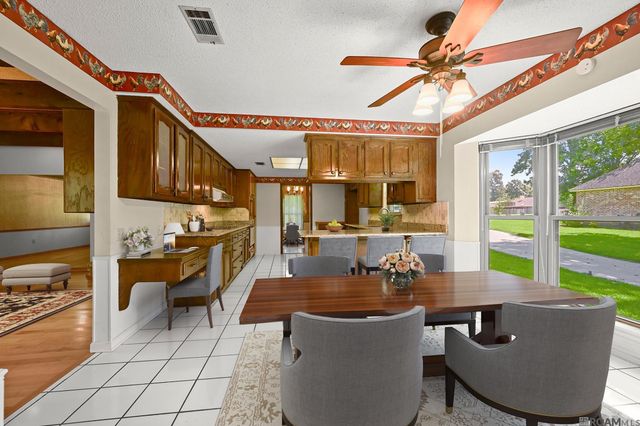 11116 Suncrest Ave, Baton Rouge, LA 70818