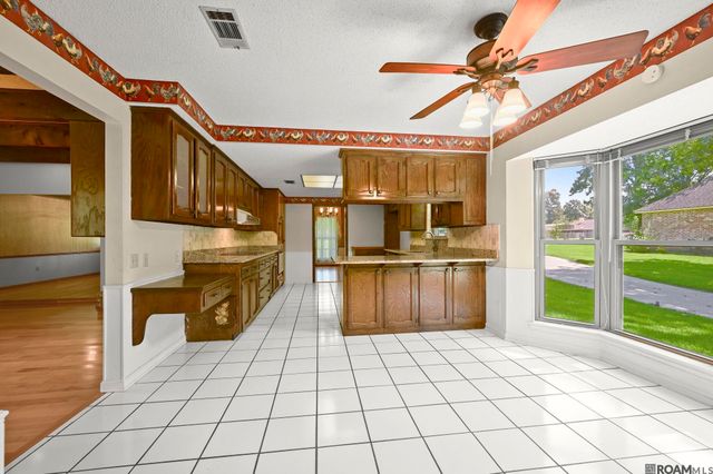 11116 Suncrest Ave, Baton Rouge, LA 70818
