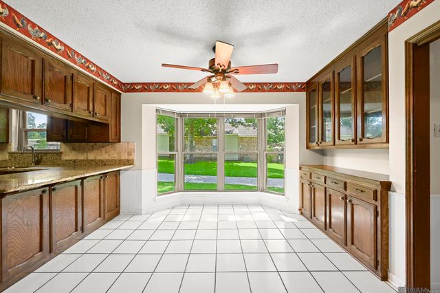 11116 Suncrest Ave, Baton Rouge, LA 70818