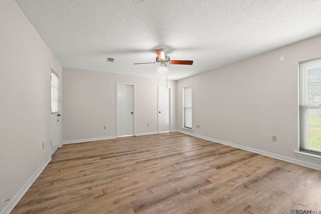 11116 Suncrest Ave, Baton Rouge, LA 70818