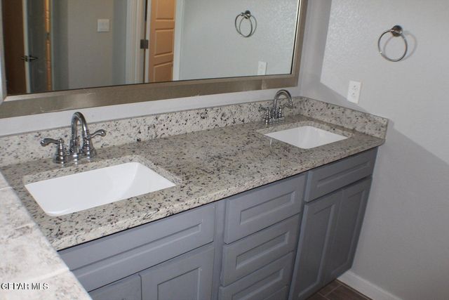 940 ABE GOLDBERG Drive, El Paso, TX 79932