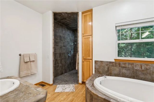 296 Grass Valley, Lake Arrowhead, CA 92352