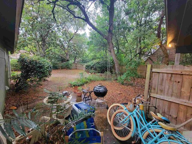 2811 Whisper Oaks Dr, Gulf Breeze, FL 32563