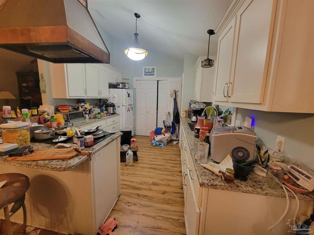 2811 Whisper Oaks Dr, Gulf Breeze, FL 32563