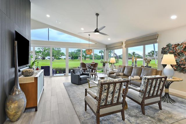 13054 Touchstone Place, West Palm Beach, FL 33418