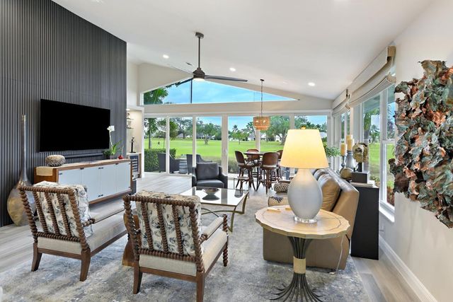 13054 Touchstone Place, West Palm Beach, FL 33418