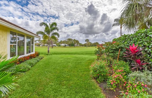 13054 Touchstone Place, West Palm Beach, FL 33418