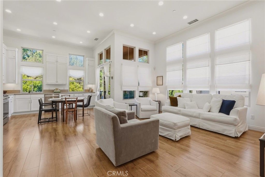 240 Mayfair, Irvine, CA 92620 — exterior