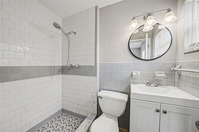 10410 N 27TH STREET, Tampa, FL 33612