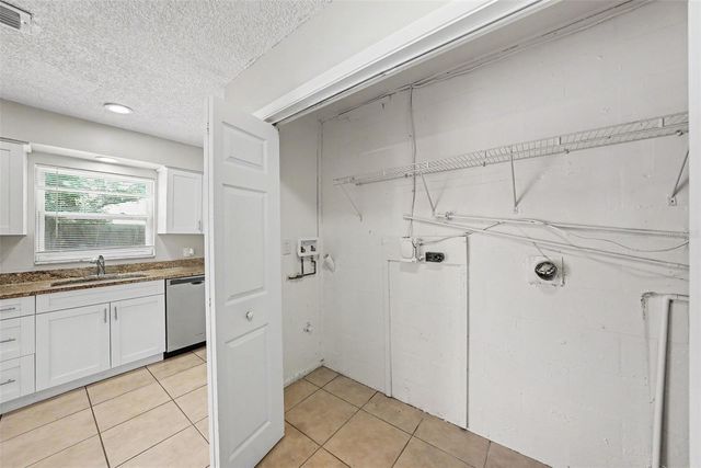 10410 N 27TH STREET, Tampa, FL 33612