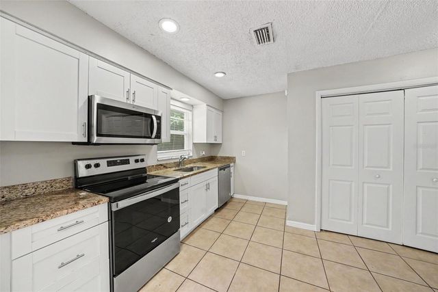10410 N 27TH STREET, Tampa, FL 33612