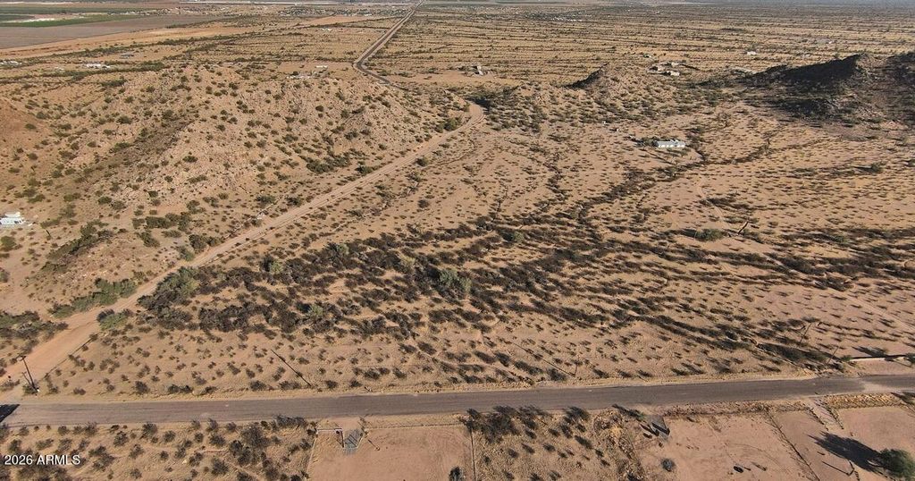 Image 2 of property listing at 42 N Liebre Lot D Road 42, Maricopa, AZ 85139