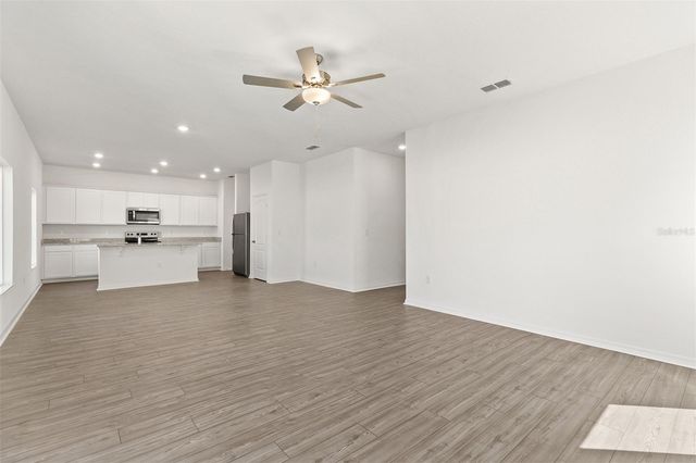 1790 WHITE ELEPHANT LOOP, Winter Haven, FL 33884