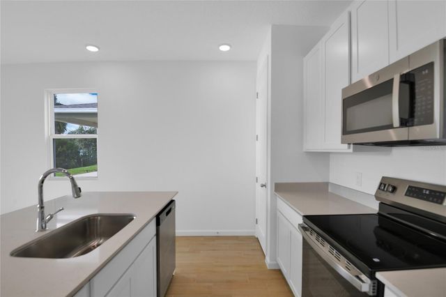 762 LAKE DELL AVENUE, Dundee, FL 33838