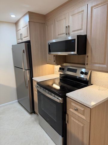 4067 Yarmouth D, Boca Raton, FL 33434