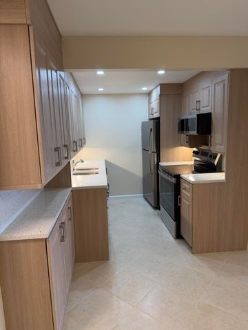 4067 Yarmouth D, Boca Raton, FL 33434