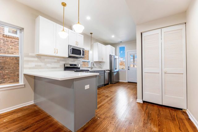 18 S Austin Boulevard 2, Oak Park, IL 60304