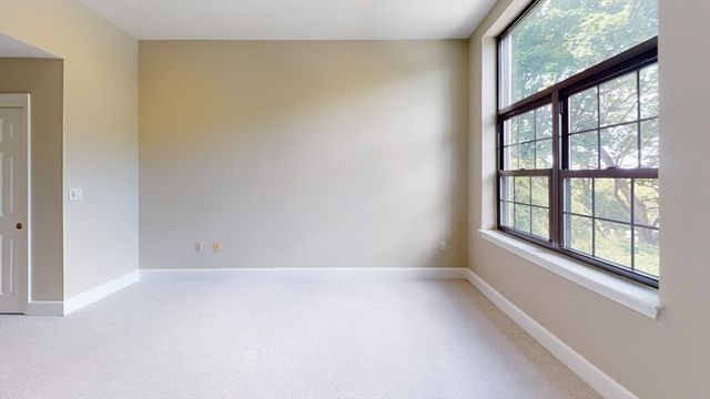 227 Summit Ave W205, Brookline, MA 02446