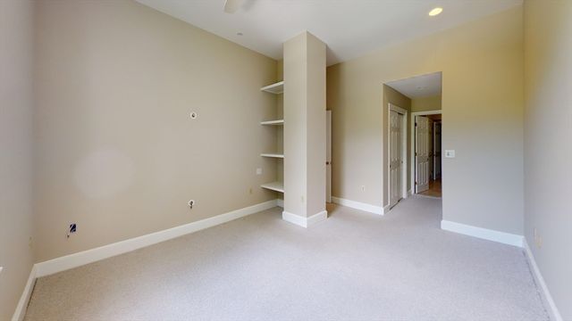 227 Summit Ave W205, Brookline, MA 02446