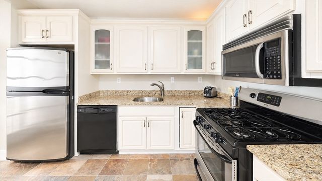 227 Summit Ave W205, Brookline, MA 02446