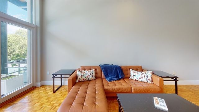 227 Summit Ave W205, Brookline, MA 02446