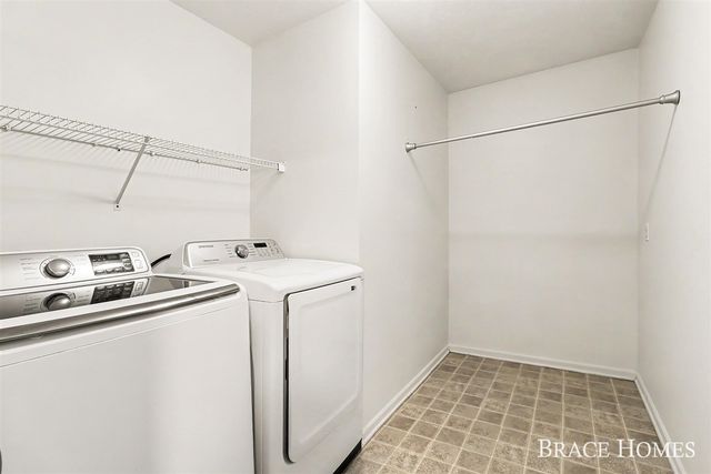 1776 Grand Court, Grand Rapids, MI 49525