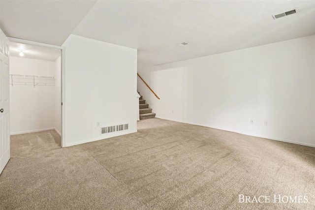1776 Grand Court, Grand Rapids, MI 49525