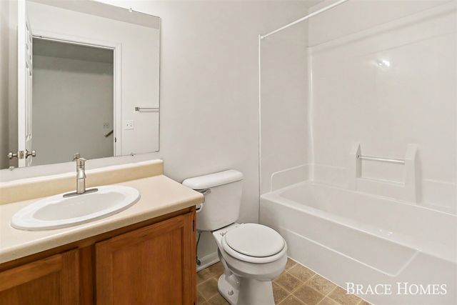 1776 Grand Court, Grand Rapids, MI 49525