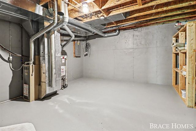 1776 Grand Court, Grand Rapids, MI 49525