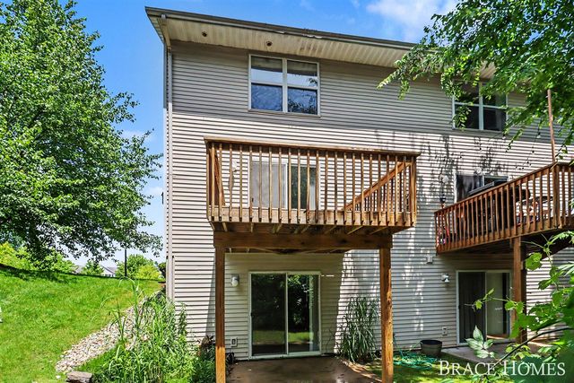1776 Grand Court, Grand Rapids, MI 49525