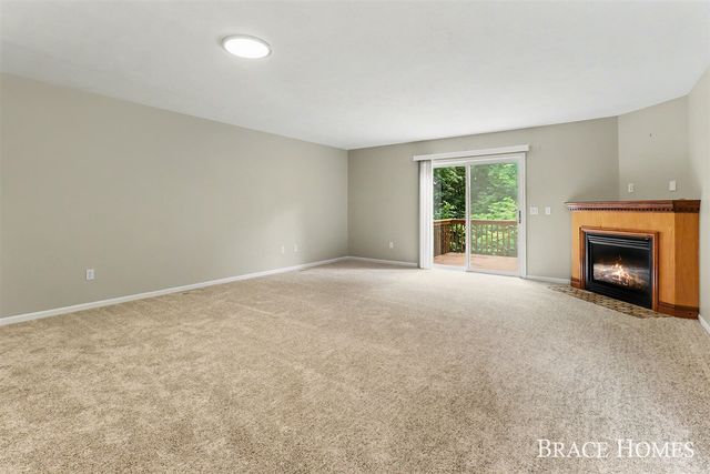 1776 Grand Court, Grand Rapids, MI 49525