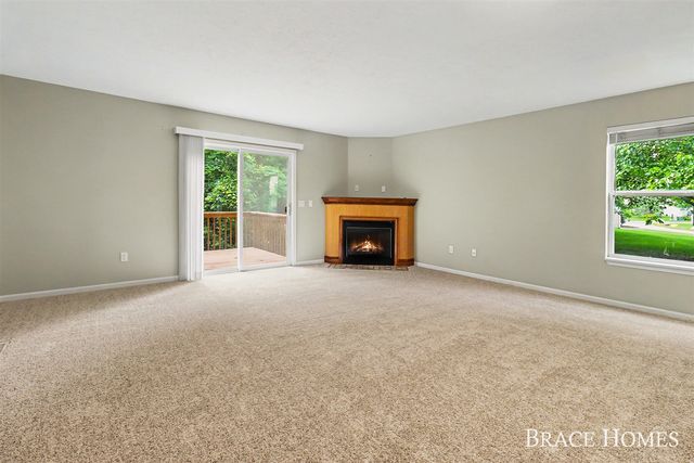 1776 Grand Court, Grand Rapids, MI 49525
