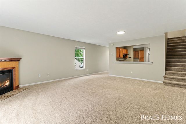 1776 Grand Court, Grand Rapids, MI 49525