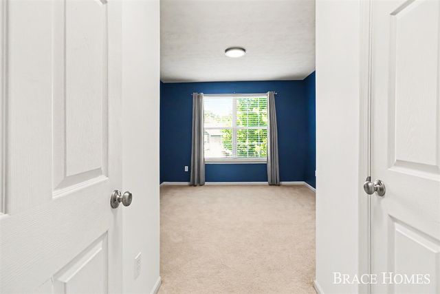 1776 Grand Court, Grand Rapids, MI 49525